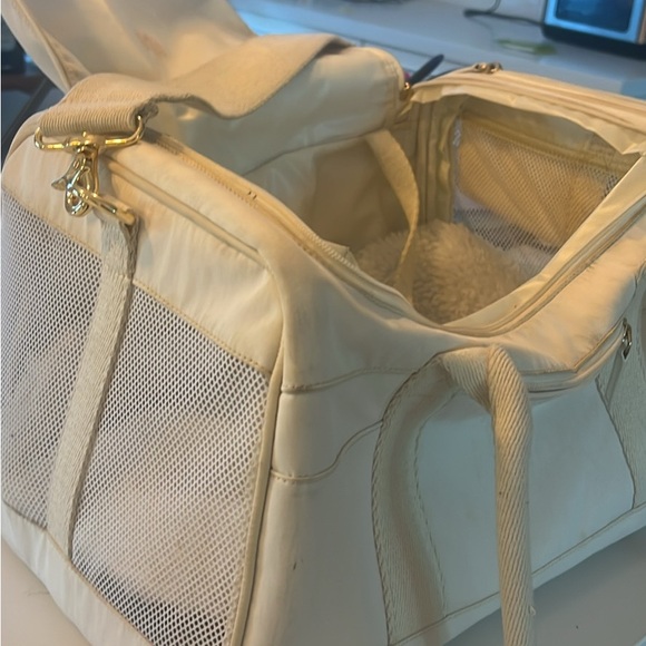 Elegant Cream Pet Carrier with Gold Details personalized Lulu - Picture 1 of 6